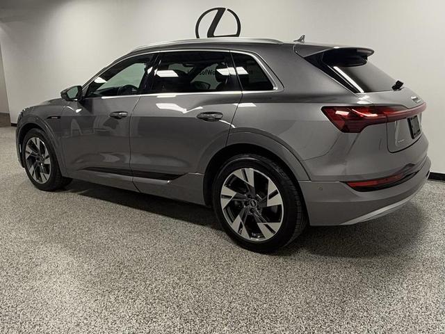 Photo of 2022 Gray Metallic Audi e-tron