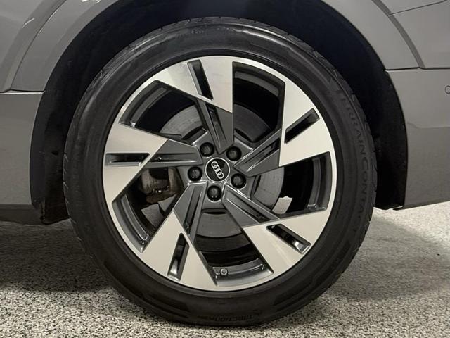 Photo of 2022 Gray Metallic Audi e-tron