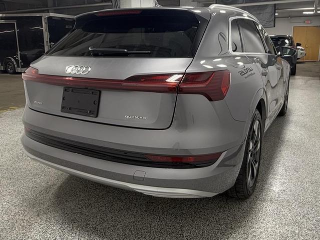 Photo of 2022 Gray Metallic Audi e-tron