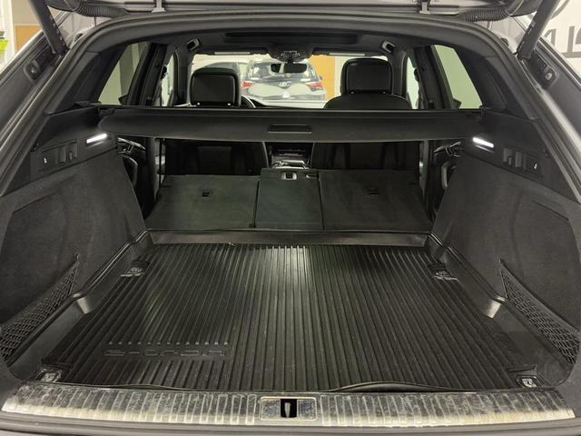 Photo of 2022 Gray Metallic Audi e-tron