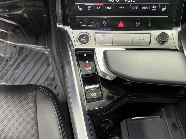 Photo of 2022 Gray Metallic Audi e-tron