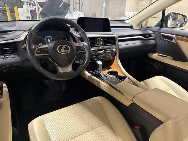 Photo of 2022 Eminent White Pearl Lexus RX 350