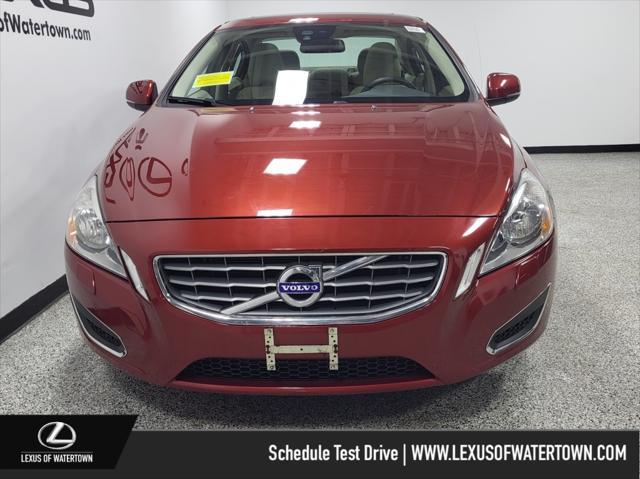 Photo of 2012 Flamenco Red Metallic Volvo S60