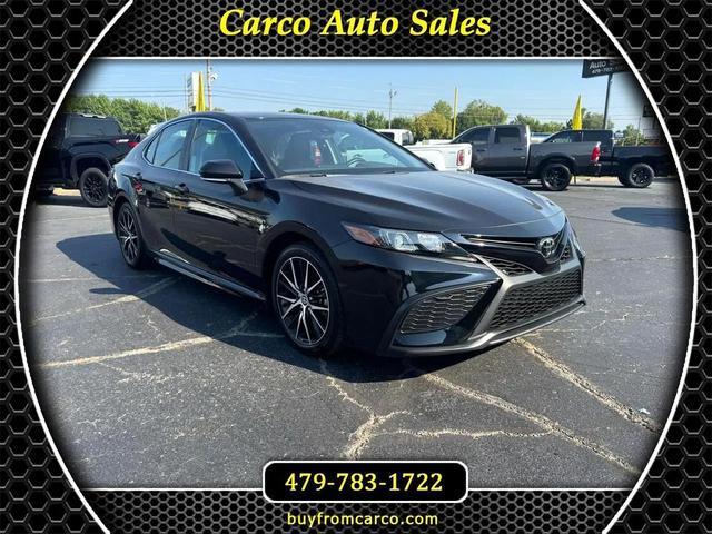 Photo of 2024 Midnight Black Metallic Toyota Camry