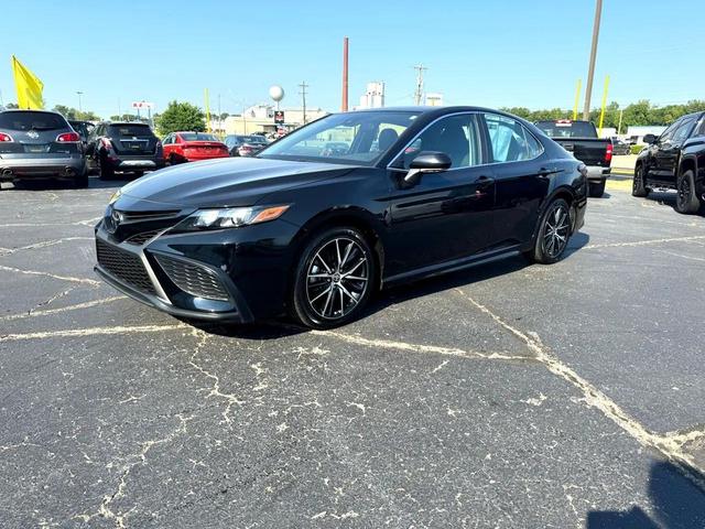 Photo of 2024 Midnight Black Metallic Toyota Camry