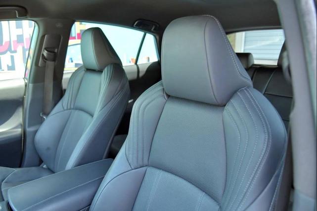 Photo of 2021 Gray Toyota Venza