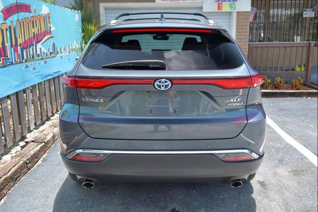 Photo of 2021 Gray Toyota Venza