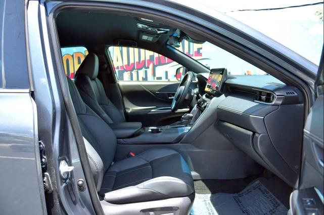 Photo of 2021 Gray Toyota Venza