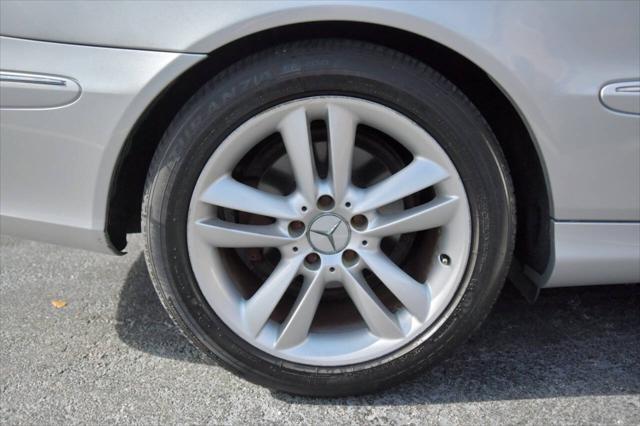 Photo of 2006 Silver Mercedes-Benz CLK-Class