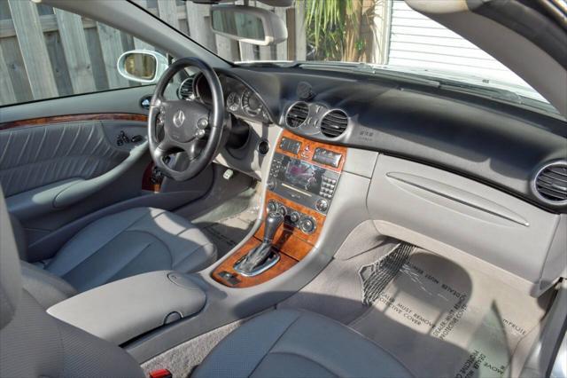 Photo of 2006 Silver Mercedes-Benz CLK-Class