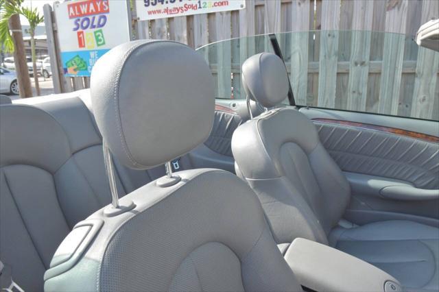 Photo of 2006 Silver Mercedes-Benz CLK-Class