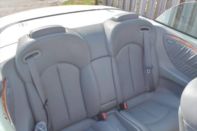 Photo of 2006 Silver Mercedes-Benz CLK-Class