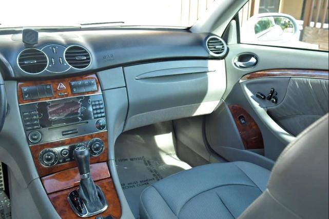 Photo of 2006 Silver Mercedes-Benz CLK-Class
