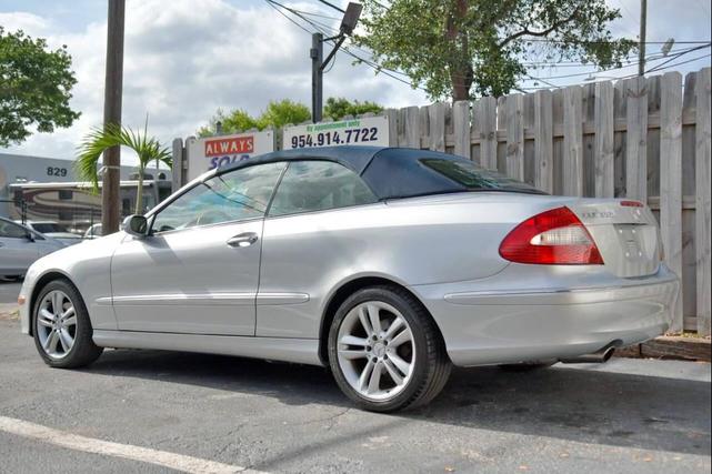 Photo of 2006 Silver Mercedes-Benz CLK-Class