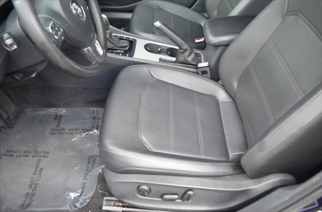 Photo of 2015 Night Blue Metallic Volkswagen Passat