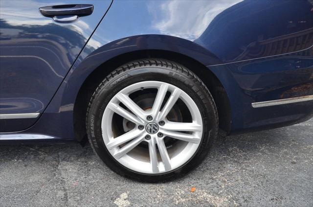 Photo of 2015 Night Blue Metallic Volkswagen Passat