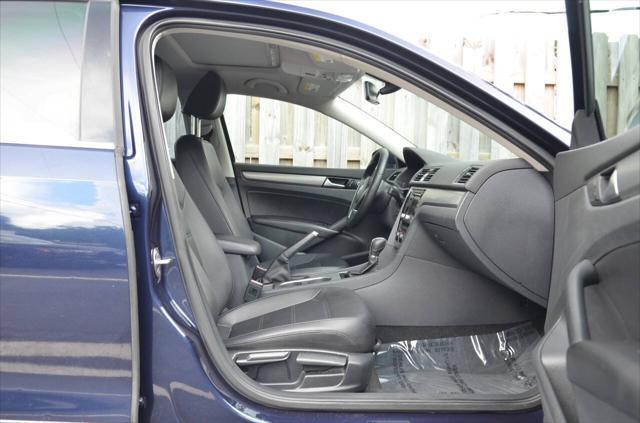 Photo of 2015 Night Blue Metallic Volkswagen Passat