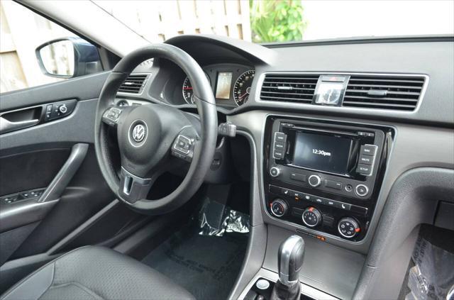 Photo of 2015 Night Blue Metallic Volkswagen Passat
