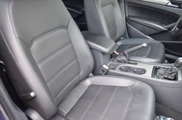 Photo of 2015 Night Blue Metallic Volkswagen Passat