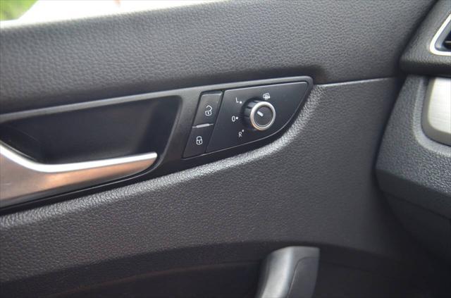 Photo of 2015 Night Blue Metallic Volkswagen Passat