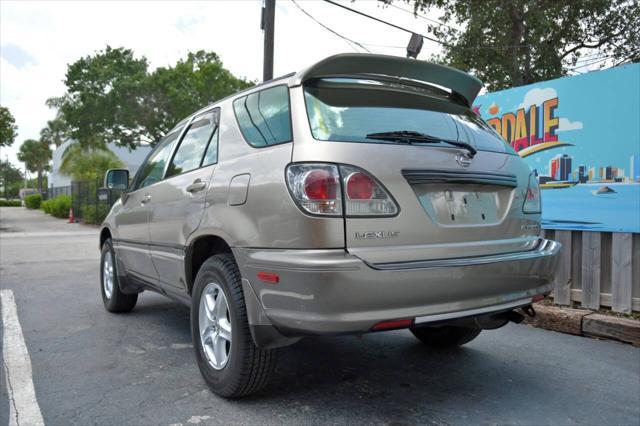 Photo of 2001 Tan Lexus RX 300