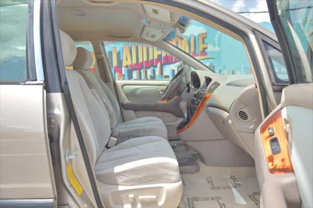 Photo of 2001 Tan Lexus RX 300