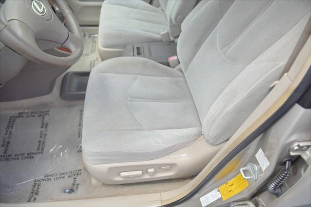 Photo of 2001 Tan Lexus RX 300