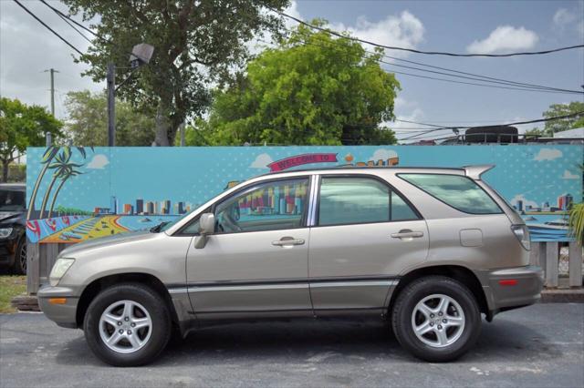 Photo of 2001 Tan Lexus RX 300