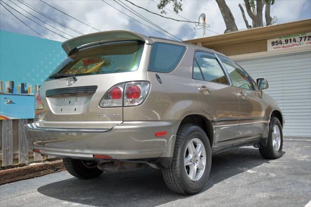 Photo of 2001 Tan Lexus RX 300