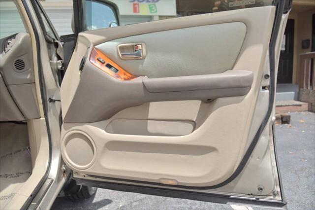 Photo of 2001 Tan Lexus RX 300
