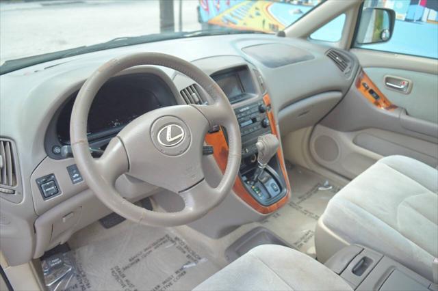 Photo of 2001 Tan Lexus RX 300