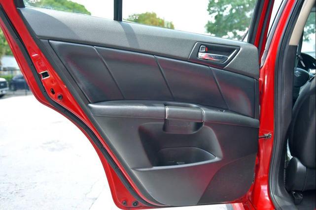 Photo of 2013 Solid Red Suzuki Kizashi