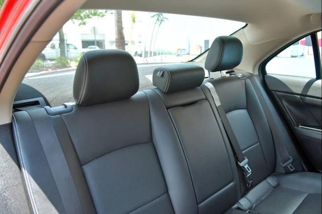 Photo of 2013 Solid Red Suzuki Kizashi