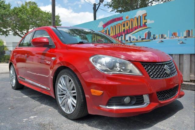 Photo of 2013 Solid Red Suzuki Kizashi