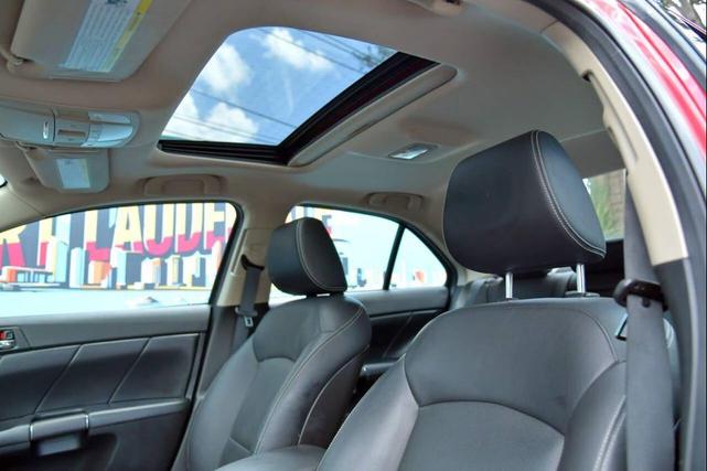 Photo of 2013 Solid Red Suzuki Kizashi