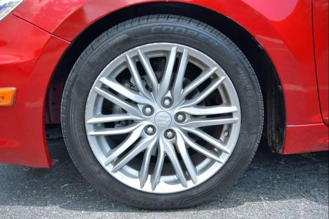 Photo of 2013 Solid Red Suzuki Kizashi