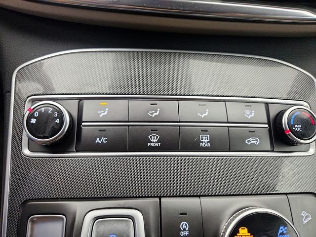 Photo of 2022 Black Hyundai SANTA FE