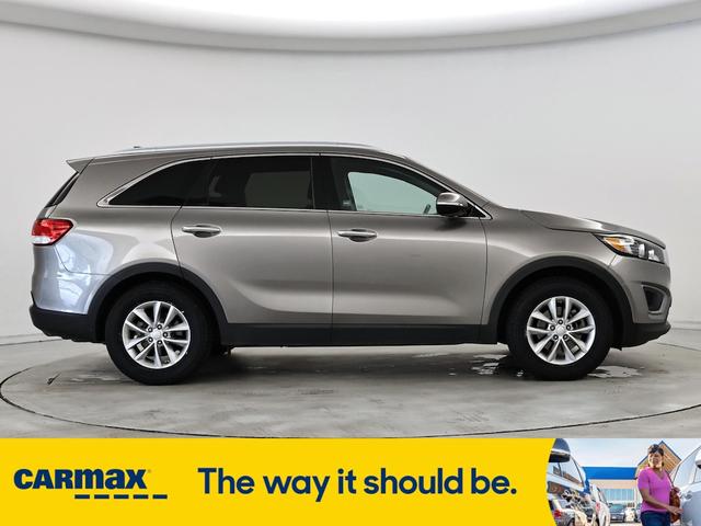 Photo of 2016 Gray Kia Sorento