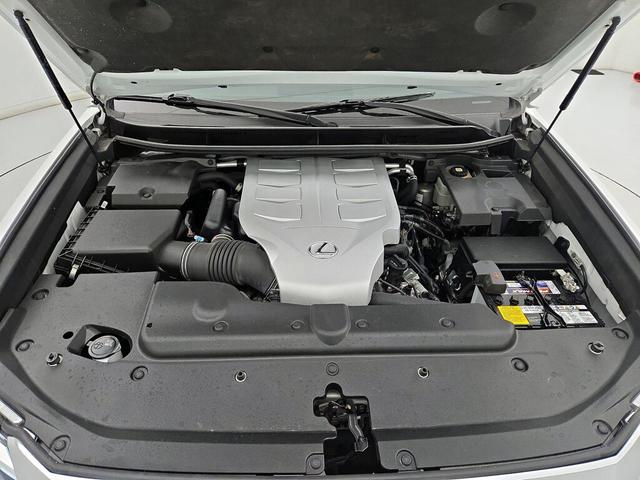 Photo of 2021 White Lexus GX 460