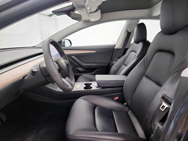 Photo of 2021 Gray Tesla Model 3