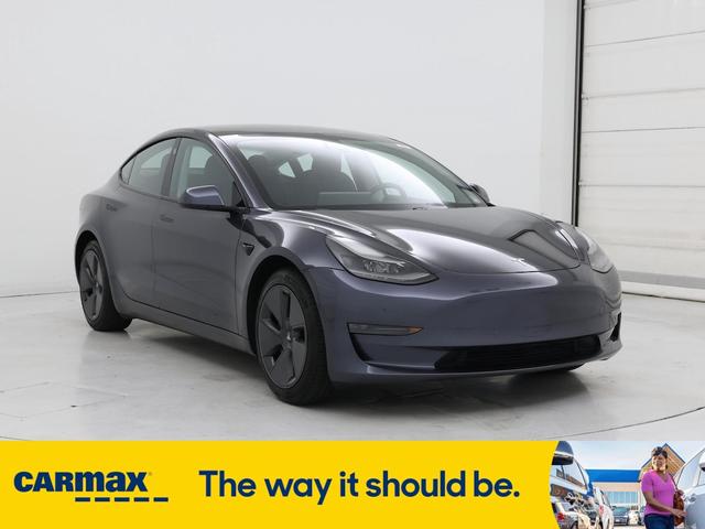 Photo of 2021 Gray Tesla Model 3