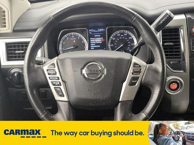 Photo of 2018 Gray Nissan Titan