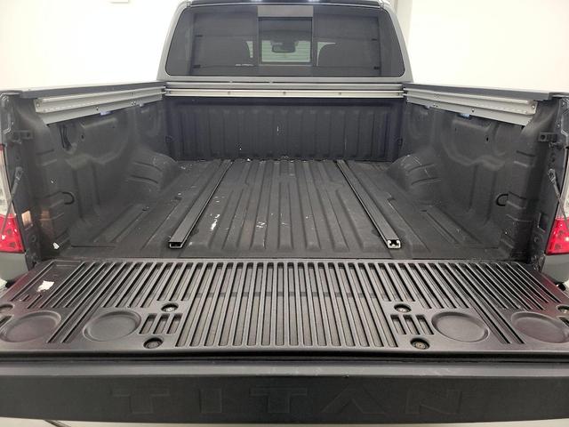 Photo of 2018 Gray Nissan Titan