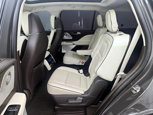 Photo of 2020 Gray Lincoln Aviator