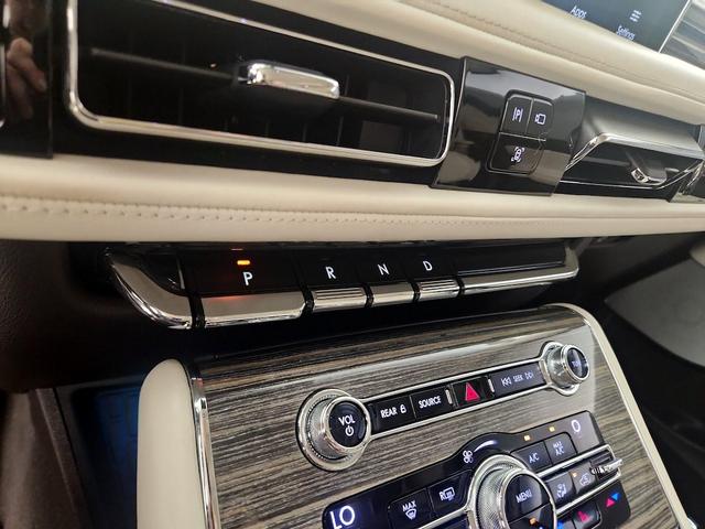 Photo of 2020 Gray Lincoln Aviator