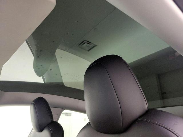 Photo of 2022 Gray Tesla Model Y