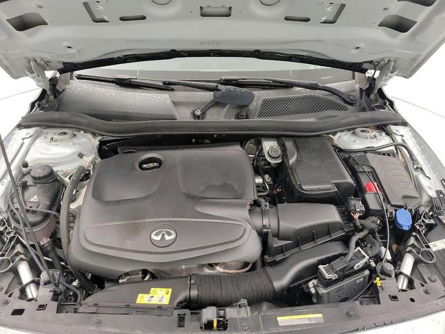 Photo of 2018 Silver INFINITI QX30