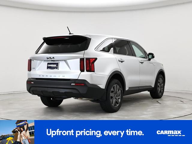 Photo of 2022 Silver Kia Sorento