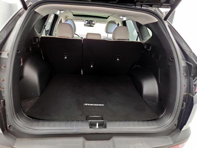 Photo of 2023 Black Hyundai TUCSON