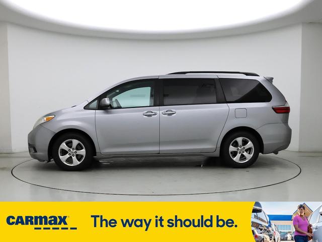 Photo of 2017 Silver Toyota Sienna